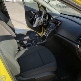 Sprzedam Opel Astra J Sport Taurer 1.4 