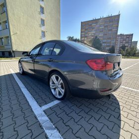 BMW 320i w bardzo dobrym stanie Importowany z Kanady Już zarejestrowany w Polsce