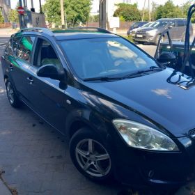 Sprzedam kia ceed 1.4 benzyna kombi